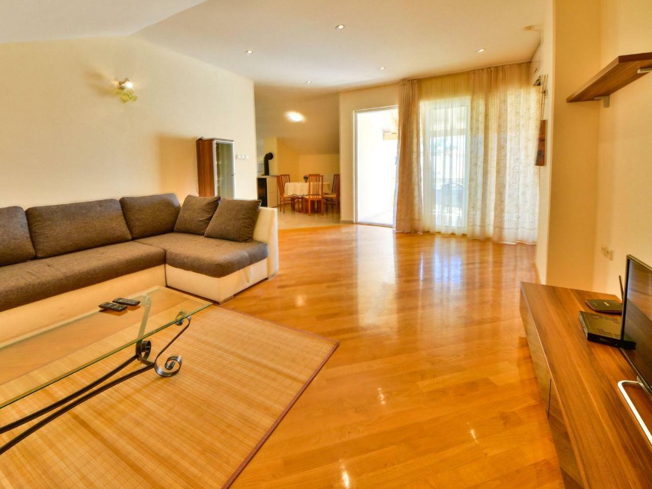 Apartment Olga-5 By Interhome Banjol Eksteriør bilde